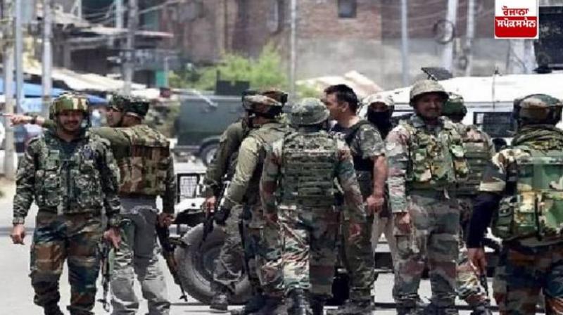 Pakistani infiltrator caught near Line of Control Poonch Jamm-Kashmir News in Hindi