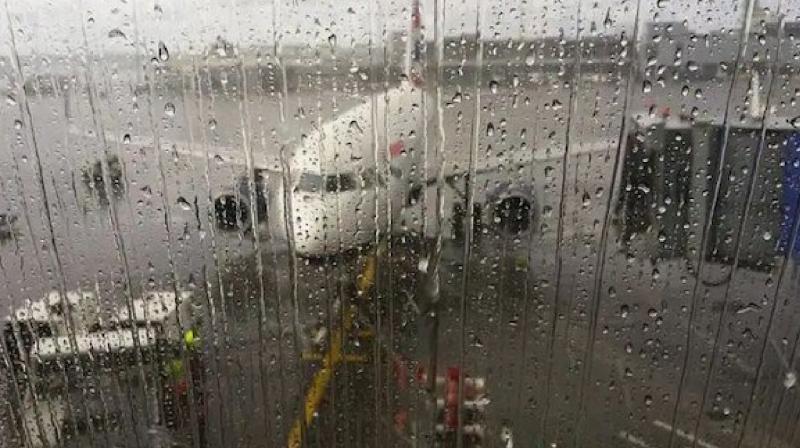 Tamil Nadu rains Airlines issue travel advisory school colleges closed 