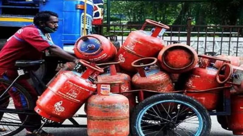  Commercial LPG Cylinders Price Hike Today 1 march 2024 News In Hindi check latest price update