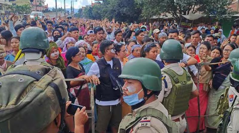 Big decision of Manipur government, curfew in 2 districts, internet ban news In hindi