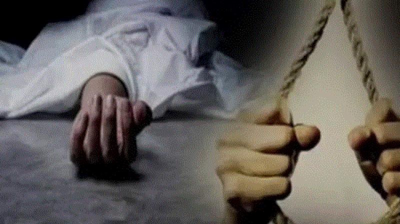 UP: Police constable commits suicide by hanging