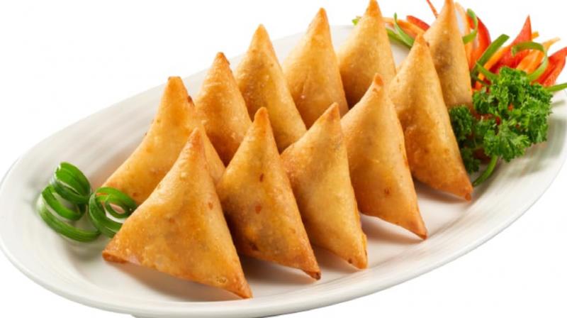 Make diet samosa at home, see recipe News in hindi