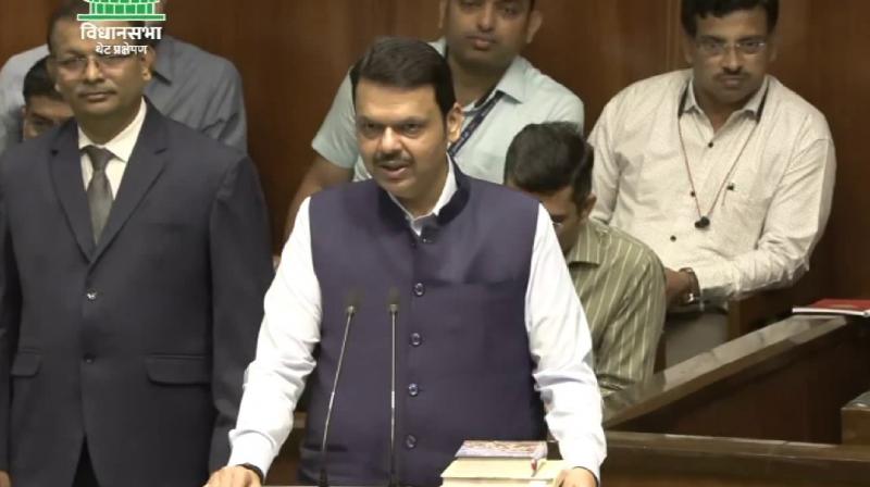 Devendra Fadnavis takes oath as MLA in special assembly session news in hindi