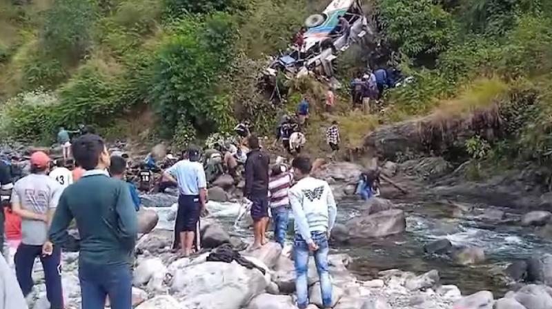 Uttarakhand Almora bus accident death toll today latest news in hindi