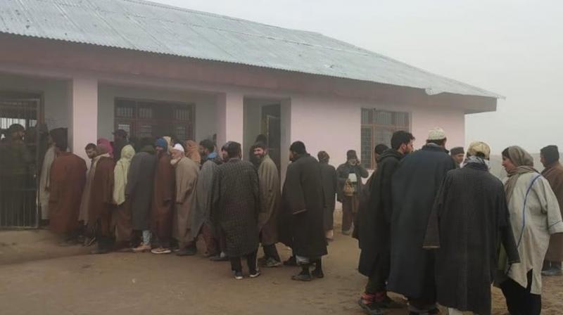 Srinagar: Repolling continues in Jammu and Kashmir