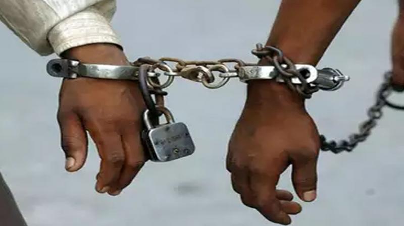 UP: Two brothers accused of murder arrested, carrying a reward of fifty thousand rupees, were absconding for six years