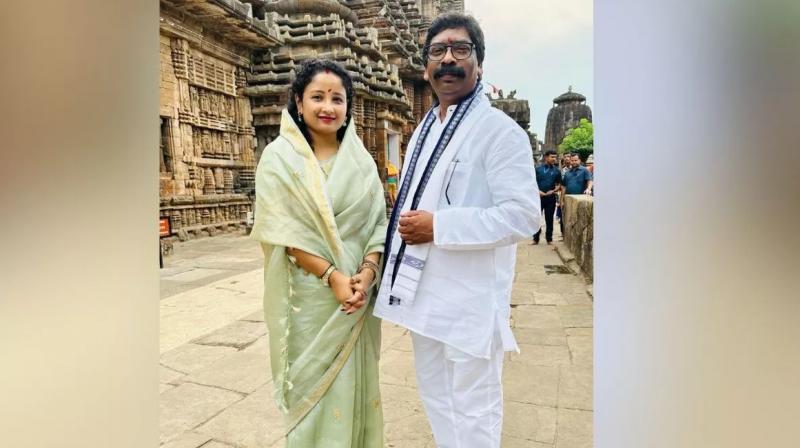 Wife Kalpana Sorenw rote an emotional post about Hemant Soren