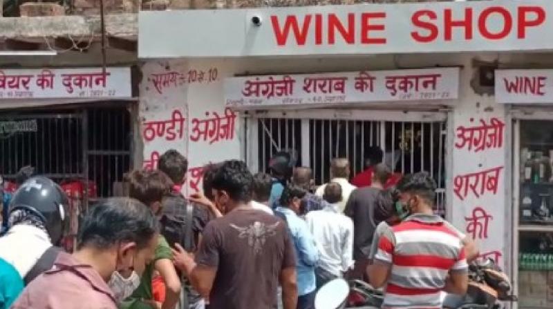 Liquor becomes expensive, huge increase in beer rates news in hindi