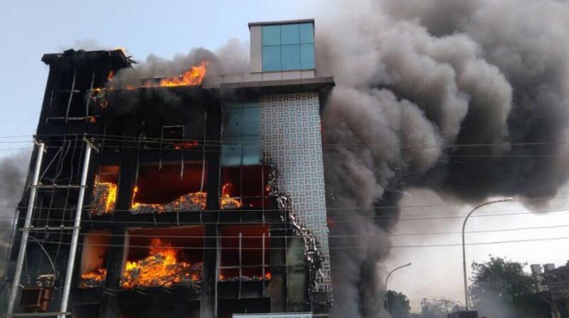 Fire in a factory in Noida, goods worth crores of rupees gutted