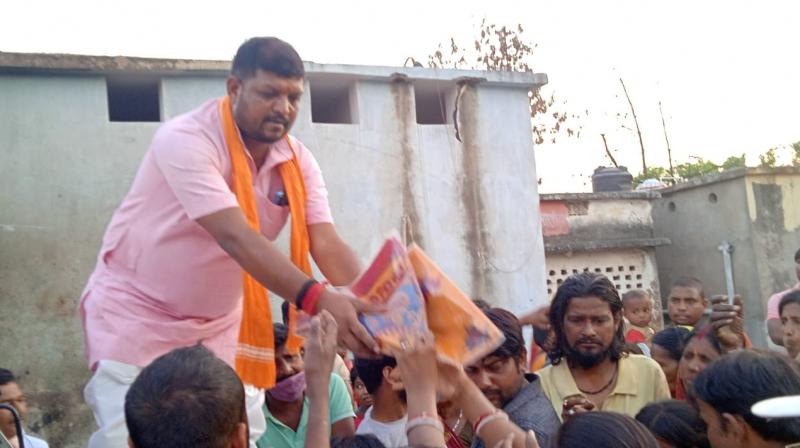 LJP Ramivalas distributed relief material among fire victims