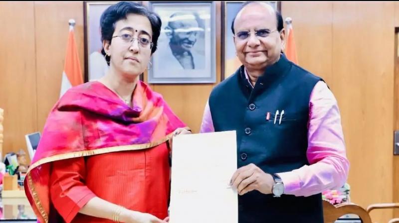 Atishi resigns from the post of CM in Delhi news in hindi