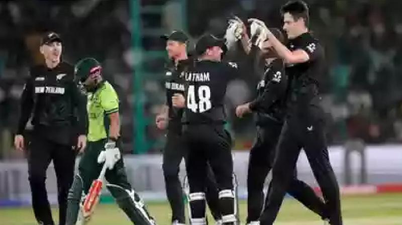 Pak VS NZ 2nd T20 New Zealand beat Pakistan by five wickets News In Hindi