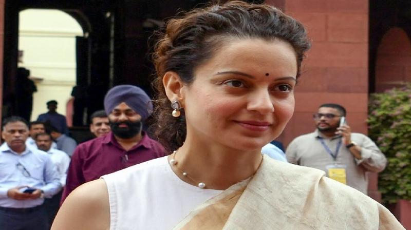 Kangana makes Aadhaar mandatory to meet voters news in hindi