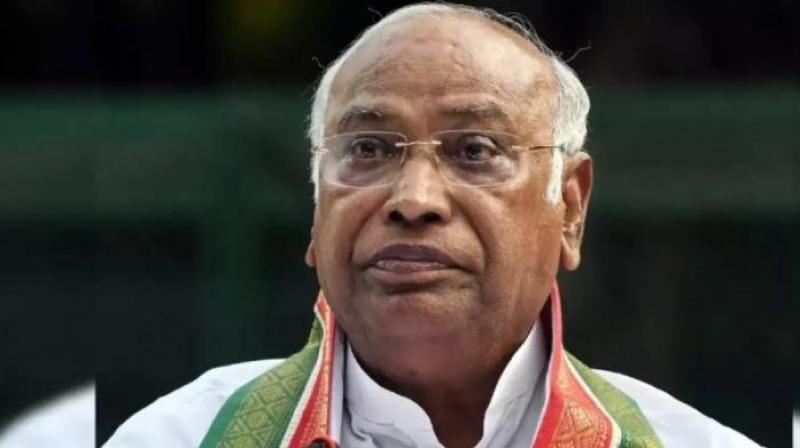 Mallikarjun Kharge family returns disputed land to Karnataka govt news in hindi