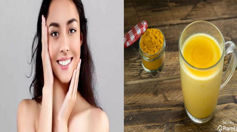 Turmeric Milk for glowing skin in winters