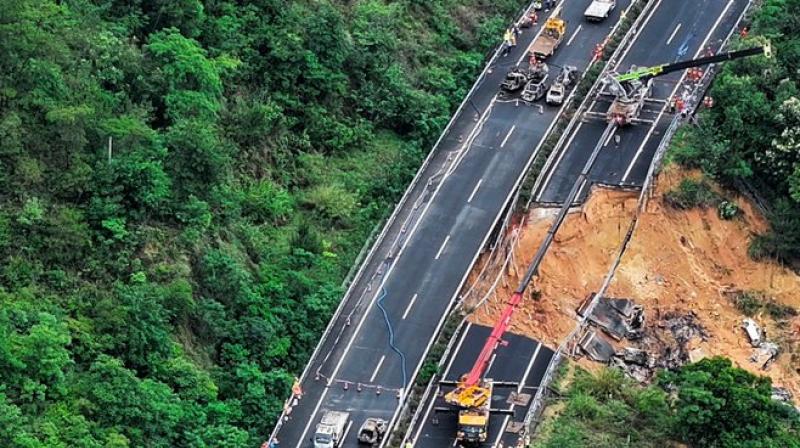 southern China Highway Collapse 36 people killed 