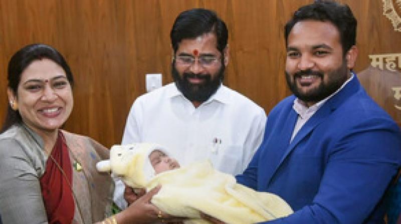 NCP MLA reaches assembly with four-month-old son to attend budget session ( फोटो साभार PTI)