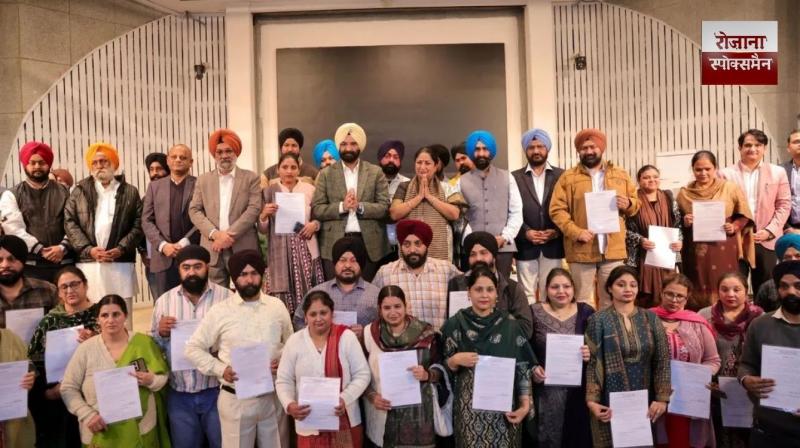 Delhi CM hands over appointment letters to kin of 1984 anti-Sikh riot victims
