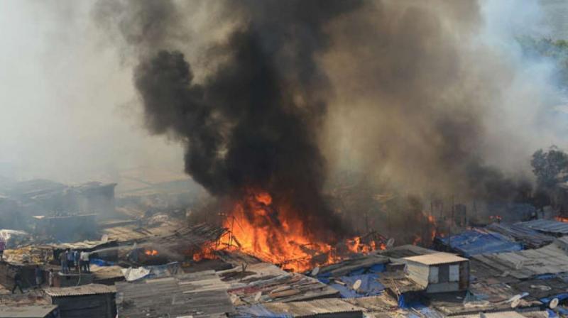 Massive fire breaks out in Mumbai's Dharavi slum area, no casualties( प्रतिकात्मक फोटो)