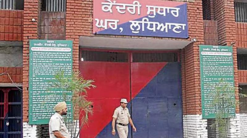 5 mobile phones, tobacco recovered from prisoners in Ludhiana's Central Jail News in hindi