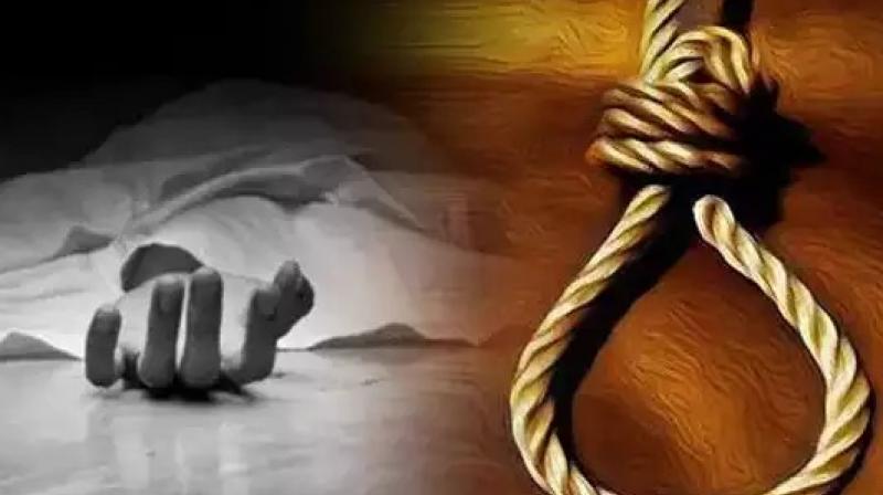  UP: Dead body of a young man and woman found hanging from the noose in Hardoi, investigation begins