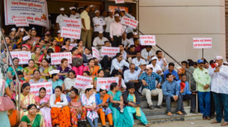 Maharashtra government employees' strike continues for second day