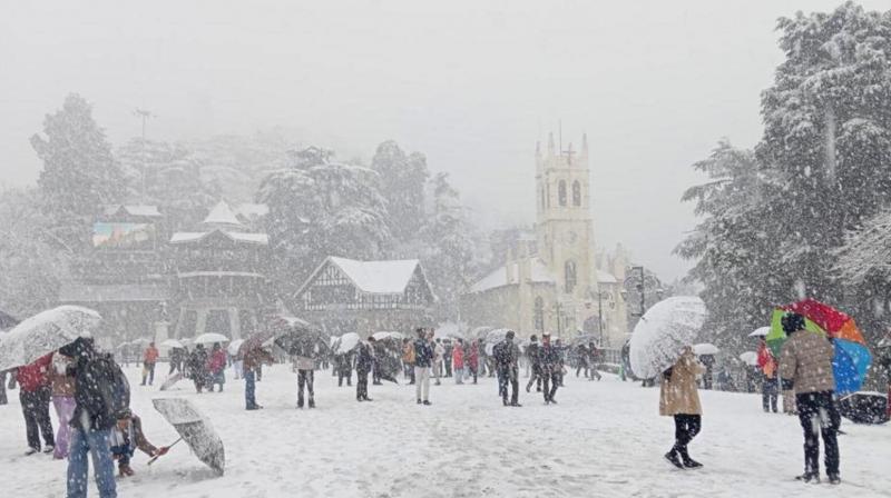 First Snowfall in Shimla, tourists enjoy snow news in hindi