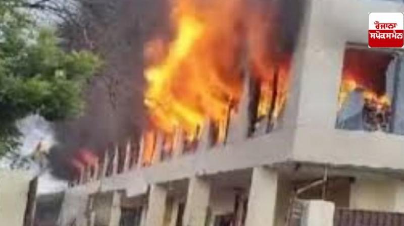 Major fire breaks out in jewelery manufacturing unit in Surat, 14 employees burnt