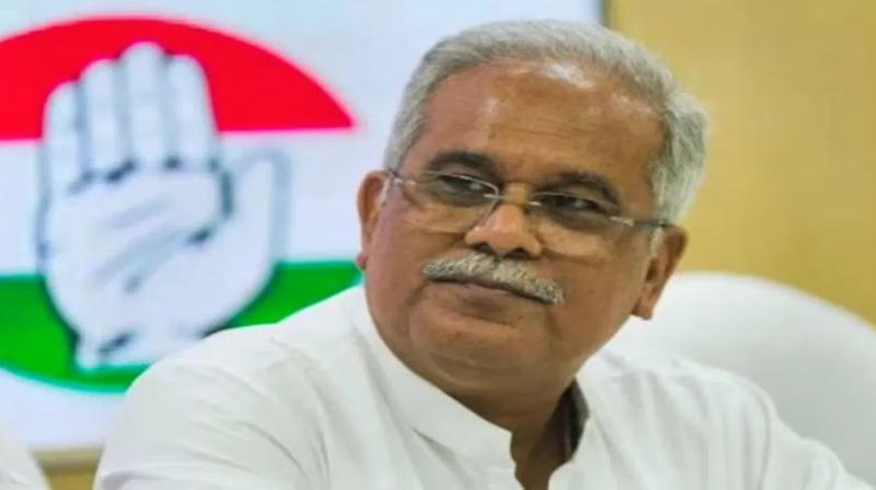 ED raids the house of former Chhattisgarh CM Bhupesh Baghel News In Hindi