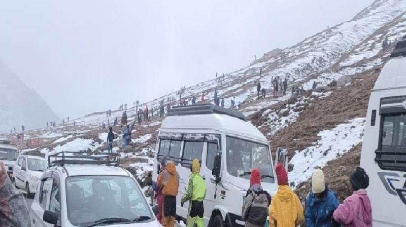 Snowfall in upper areas of Himachal Pradesh news in hindi