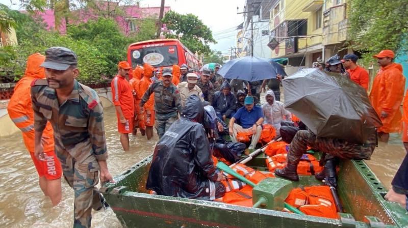 Flood in many districts of Tamil Nadu and Puducherry news in hindi