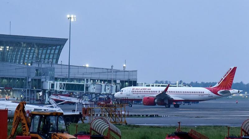 Around 60 flights delayed due to low visibility at Kolkata airport News In Hindi