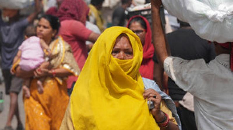 'Loo' like condition in some places of Delhi, 