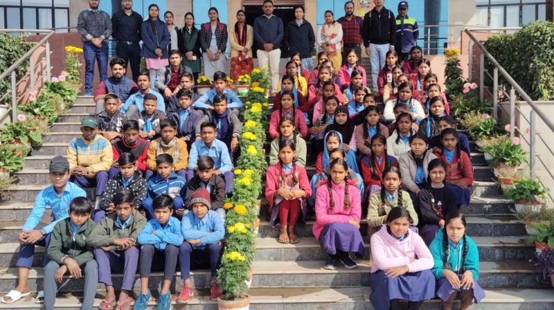 Bihar News: Students of Middle School NEPA did educational tour of CUSB