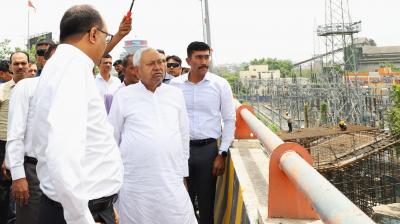 CM Nitish took stock of the under-construction Mithapur-Mahuli elevated road news in hindi