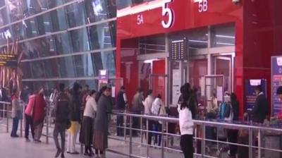 Delhi airport issues advisory amid increasing air pollution News In Hindi