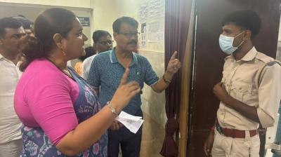 The MLA inspected the Sadar Hospital and reprimanded him after seeing the dirt news in hindi