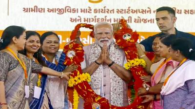 PM Modi reached the Lakhpati Didi program in Vansi-Borsi Gujarat news in hindi