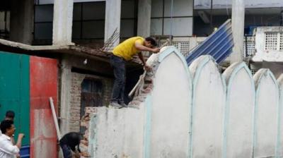 MC Court gave 30 days time to demolish two illegal floors news in hindi