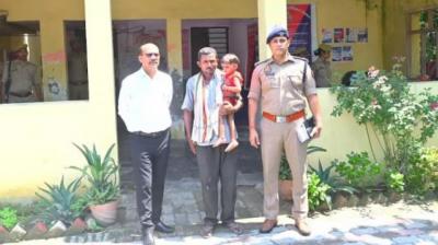 A father sold his 2 year old son, Uttar Pradesh news In hindi