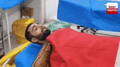 Young man going to play cricket shot by car riders news in hindi