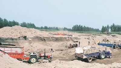 Center did not respond on illegal mining, High Court news in hindi