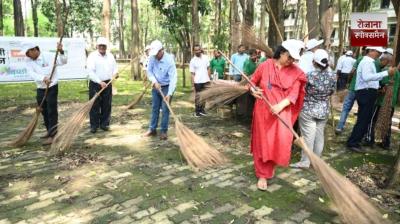 Under the National Shramdaan Programme, a cleanliness drive of one day, together, one hour was organised at BSL