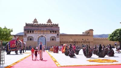 US Vice President JD Vance arrives at Jaipur Amer Fort with family news in hindi 