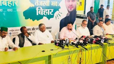 People sitting in the government are busy saving such corrupt people Tejashwi Prasad Yadav news in hindi