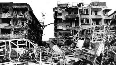 Mumbai bomb blast 3 pistols found hidden in house 31 years news in hindi