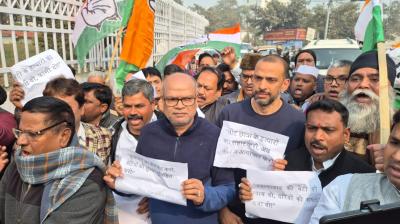 दोषियों की गिरफ्तारी और महिलाओं बच्चियों की राज्य में सुरक्षा को लेकर कांग्रेस ने विरोध प्रदर्शन किया 