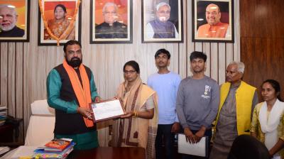 उपमुख्यमंत्री सम्राट चौधरी ने शहीदों के परिजनों से किया वादा निभाया