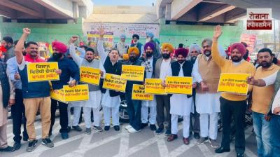 AAP stages massive protests across Punjab against India-US trade deal, accuses Centre of selling out nation's interests