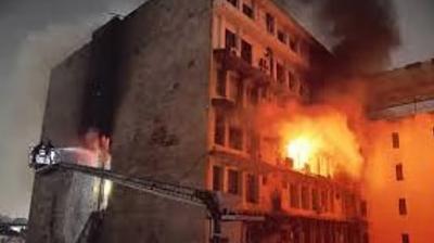 Hyderabad Fire near Charminar 17 people died News in Hindi